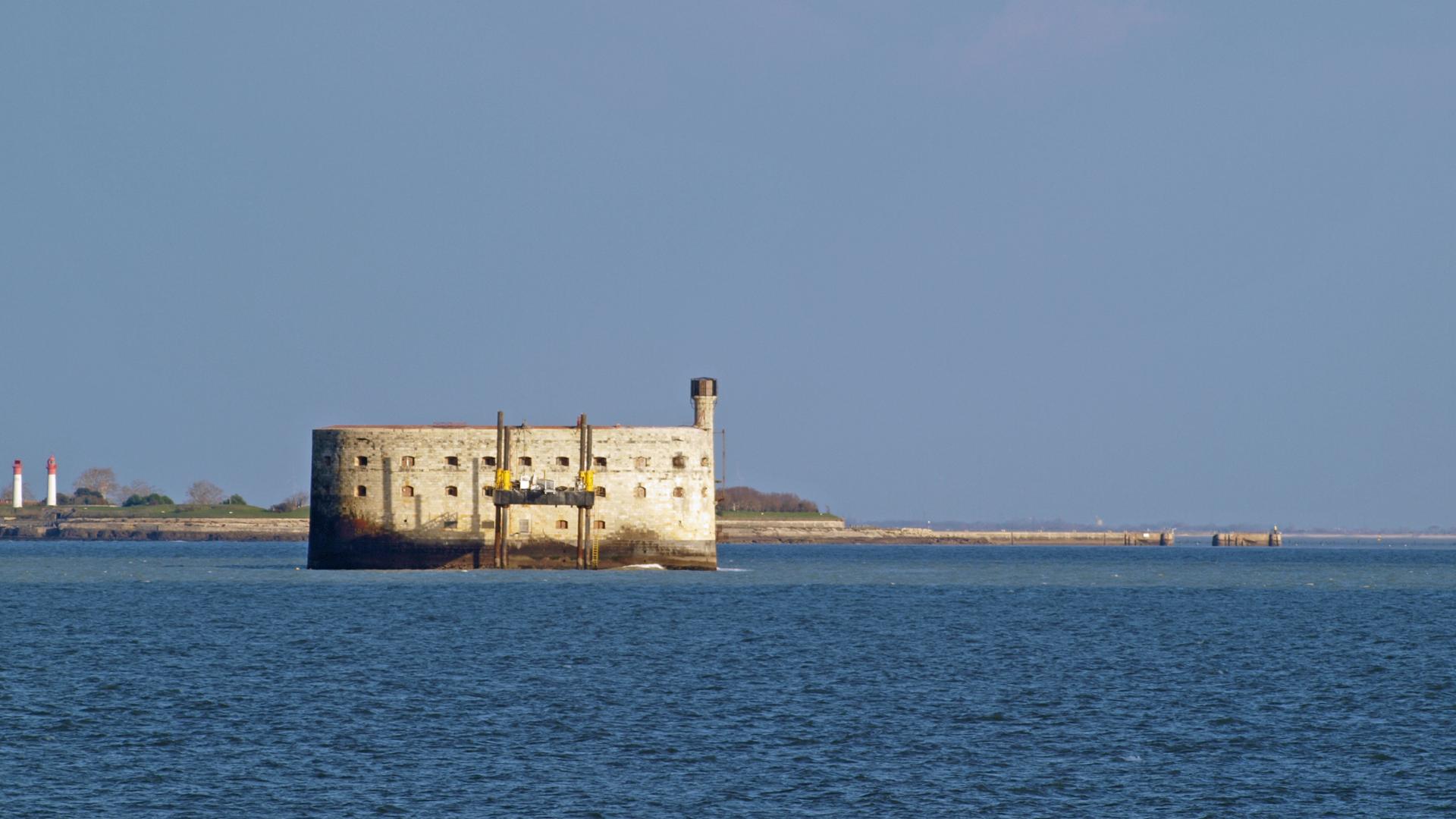 le fort boyard entre l'île d'Oléron et l'île d'Aix