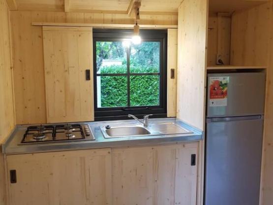 Chalet sur pilotis, 1 chambre, 20m² + 10m²