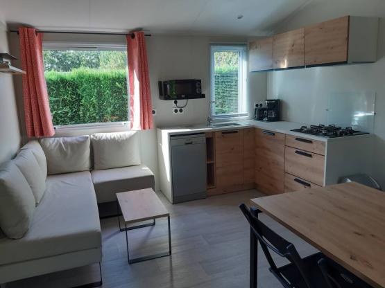 Stacaravan Féerique 33m² (3 slaapkamers) half-overdekt terras