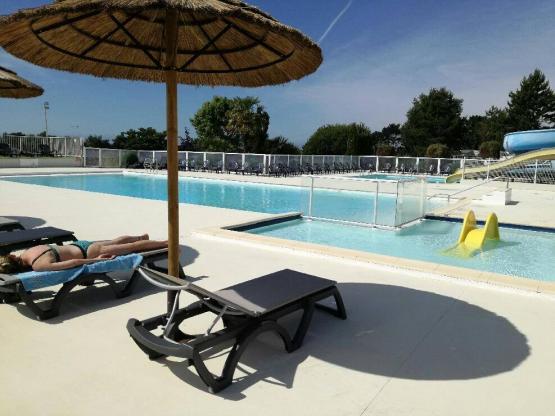 Mobilhome SPA Premium 40 m² (3 chambres, 2 salles de bain) avec terrasse couverte + TV + LV