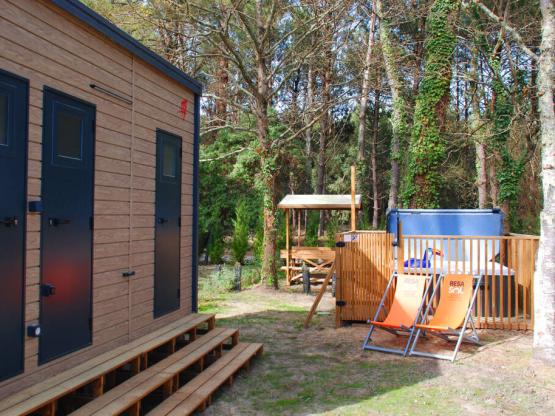 Emplacement VIP 150  & Jacuzzi 2/6P