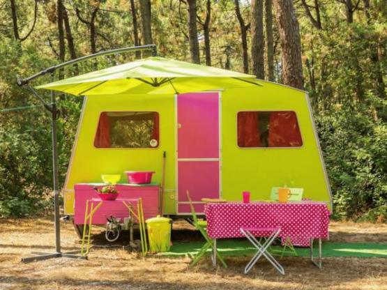 BASIC : Emplacement caravane ou camping car (-5m)