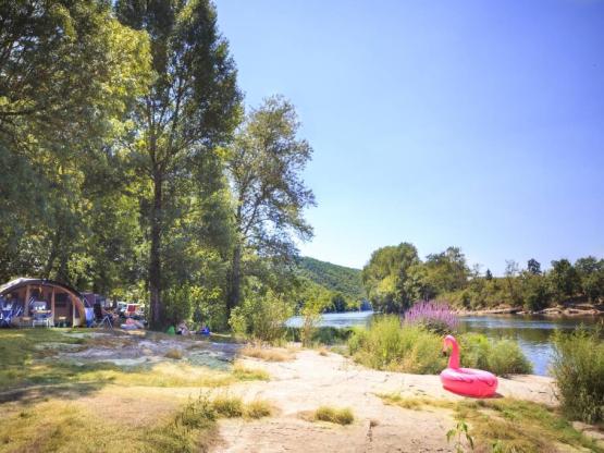 Emplacement-Rivière XL, pour TENT, à partir de 125 m2, Extra, zone de transition vers la rivière