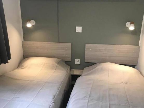 Mobile home 36m² - clim + TV + Terrasse couverte