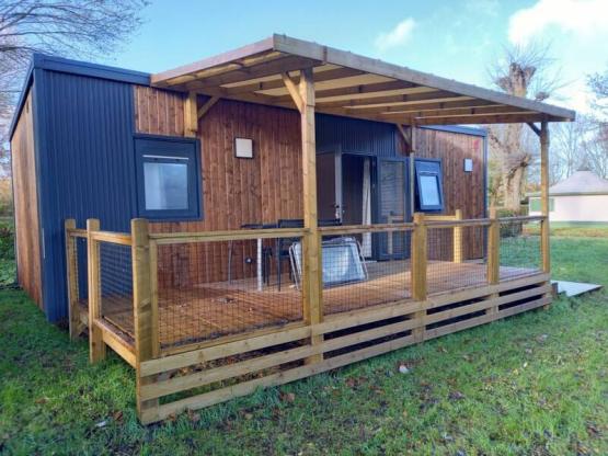 Mobil home Premium 2 chambres 32m² + Terrasse semi - couverte + TV + 2 salles de bain