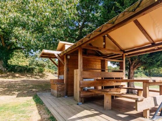 Emplacement Castel Suite Premium (sanitaires privés) - Electricité 20A - Eau - Evacuation eaux - Z4