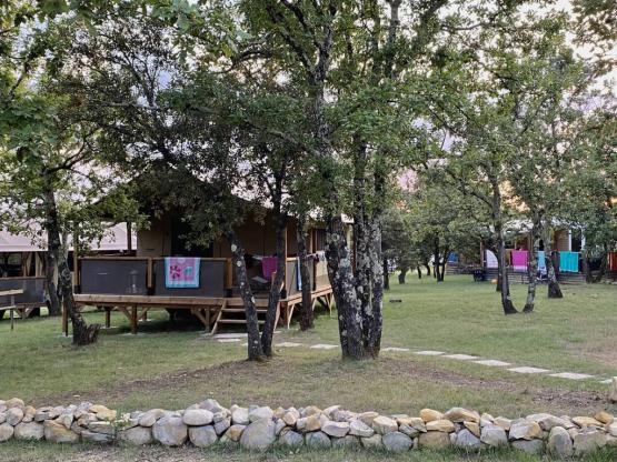 Lodge Safari "MÛRIER" - 2 chambres - sanitaires privatifs