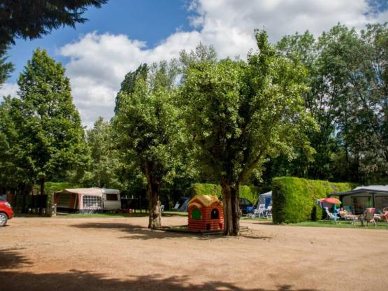 Forfait, emplacement  + 1 personne + électricité 10 Ampère