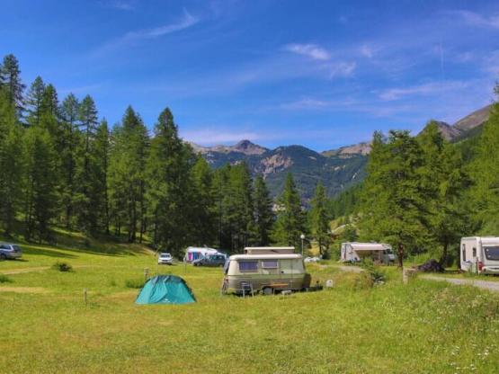 Camping package (pitch, 2 people, 1 vehicle)