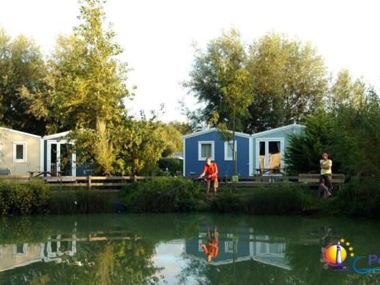 Grand emplacement Confort + électricité + eau +évacuation