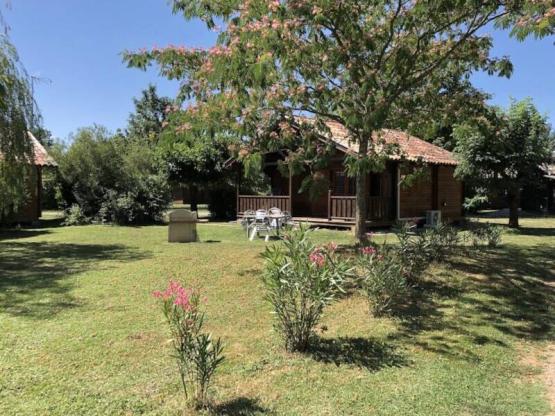 CHALET CONFORT 2 ch - clim - TV - BBQ - Ménage * - 35m2 + terrasse couverte 14m2