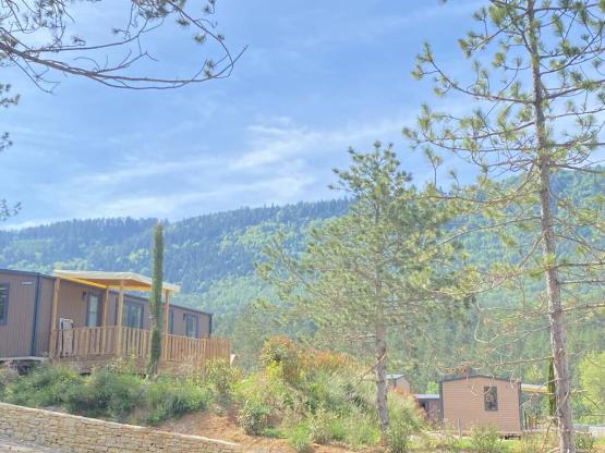 Cottage 40m² Confort - 3 chambres + Terrasse semi-couverte + TV + 2SDB + Vue Lac