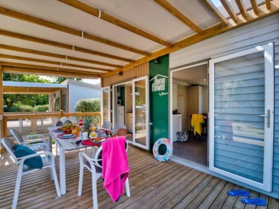 Homeflower PREMIUM 29m² 2 zimmer + Terrasse + Spüllmachine + TV + Mit Bettwäsche