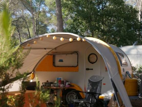 Emplacement CARAVANE CLASSIQUE avec électricité 6A