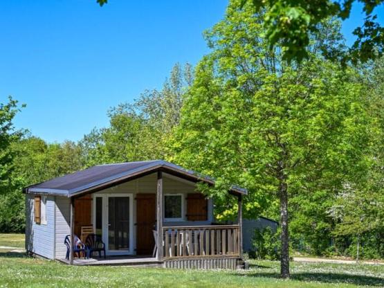 Chalet 24m² (2 chambres) avec terrasse couverte