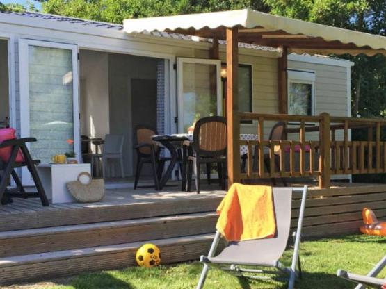 Mobilheim Privilège 2 Schlafzimmer + TV  + überdachte Terrasse