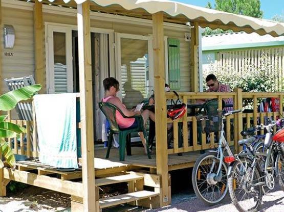 Mobil Home Confort TV - 2 chambres - terrasse couverte ( Quartier Piéton), - de 8 ans