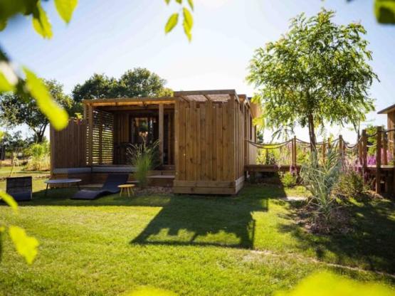 Premium Chalet Camélia 33 m²  6 p. (3 chambres) + Climatisation + terrasse couverte XXL