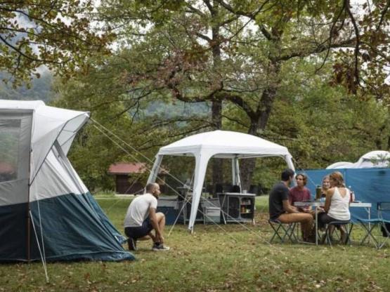 FertigZelt fuer 4Personen Komfort + Kühlschrank