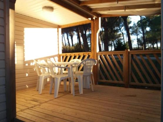 Mobil Home Méditerranée 32m² - 2 chambres + climatisation + TV + terrasse couverte