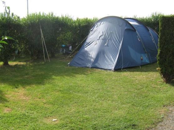 Emplacement Tente avec véhicule + électricité 6A
