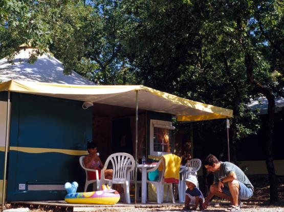 bungalow toilé kiwi avec sanitaire