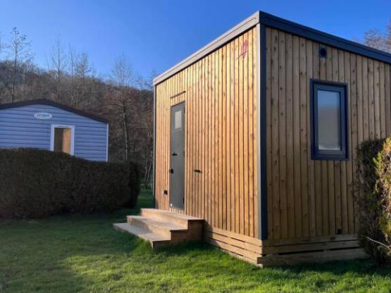 Emplacement Premium sanitaires privés - Electricité 13A