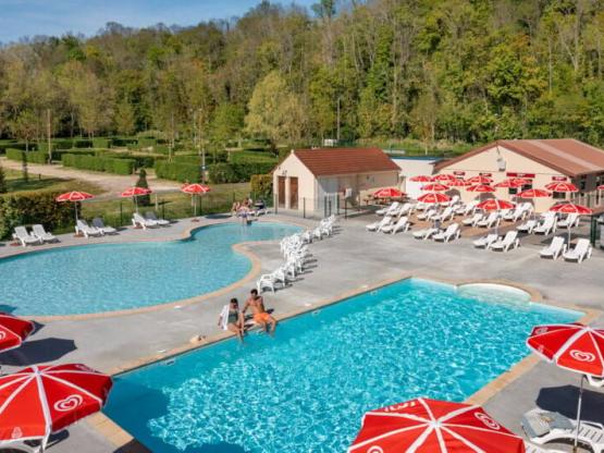 Crecy la Chapelle : STAR 3 Chambres - 1 SDB - 1 TV - AVEC CLIMATISEUR