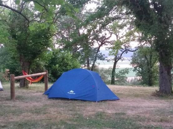 Stellplatz Nature (Zelt / 1 Auto)