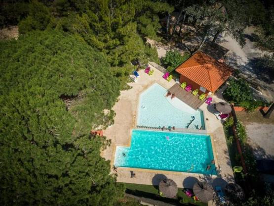 Mobil home 3 chambres / CONFORT  (CLIM + PLANCHA + TV)