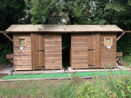 PREMIUM comfortpakket: 1 auto + 1 tent, caravan of camper met individueel sanitair