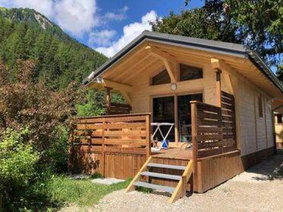 Gamme Chrystal - Chalet Hermine 24 m² 1 chambre + terrasse semi-couverte 12m² avec bain nordique