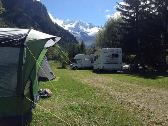 Forfait Confort (1 tente, caravane ou camping-car / 1 voiture / électricité 16A)