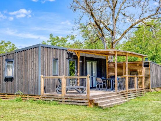 Homeflower Premium 35m² - 3 chambres + terrasse semi-couverte + TV + draps + serviettes + CLIM