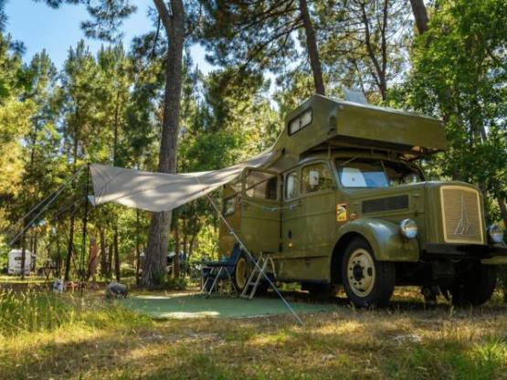 ESPACE : Emplacement caravane ou camping car (7 à 8.5m)