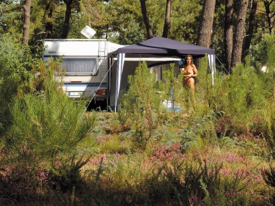 INFINI : Standplaats camper / Caravan (9m et +)