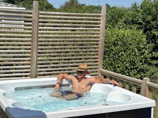 Côté Jardin Mobilheim - Privates Jacuzzi - 3 Schlafzimmer