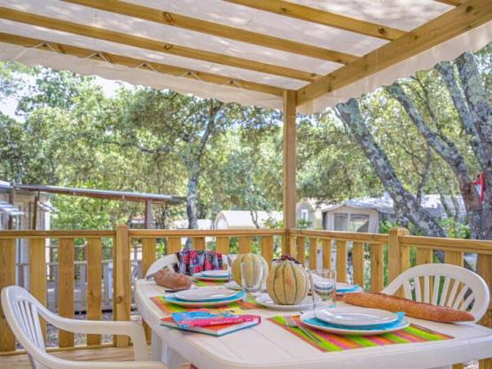 Mobilheim Standard 26m² (2 Schlafzimmer) - überdachte Terrasse