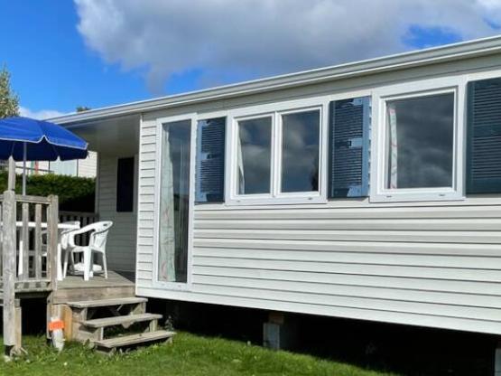 Basique 2 chambres  terrasse semi-couverte