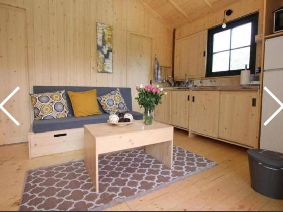 Chalet sur pilotis, 2 chambres, 27m² + 13m²