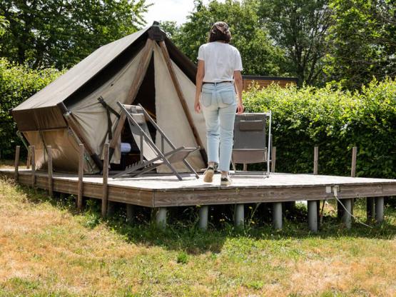 Tente Lodge Standard - 1 chambre - sans sanitaires + terrasse
