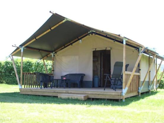 Tente safari avec sanitair