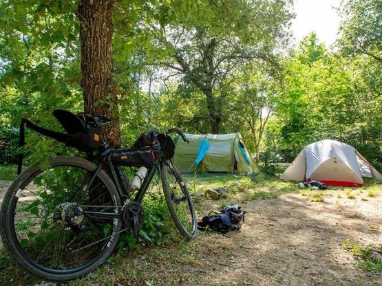 Emplacement Confort Small - Tente (avec électricité)
