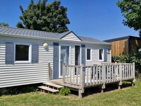 Standaard Mobile Home 32m² (3 slaapkamers) + terras 10m² + TV