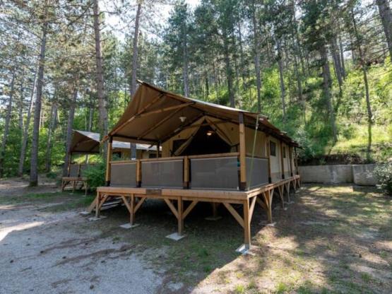 Lodge Insolite Pinède 46m² - 2 slaapkamers + overdekt terras + plancha -