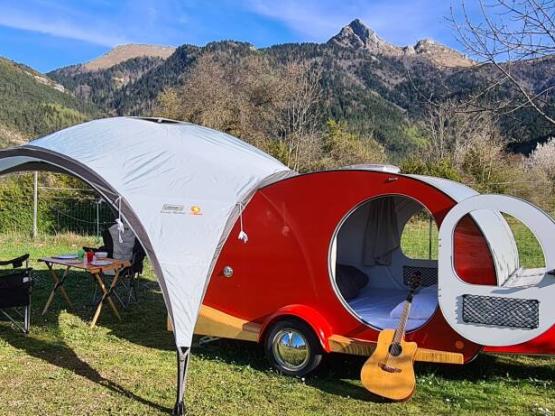 CARAVANE VINTAGE  MYDROP SUR PLACE