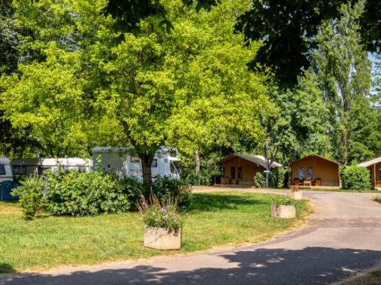 NATUURPAKKET: 2 personen + 1 voertuig - zonder elektriciteit