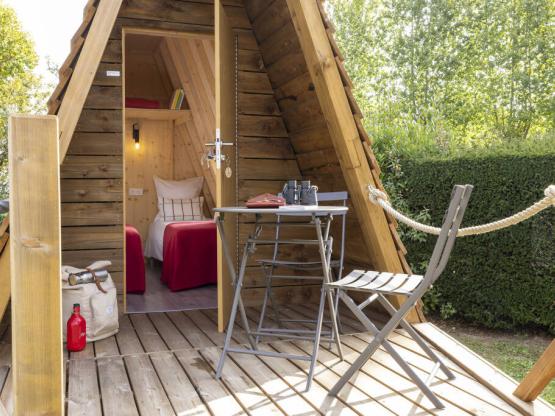 Forfait Insolite :Cabadienne 8m² - 1 chambre + Frigidaire + Terrasse
