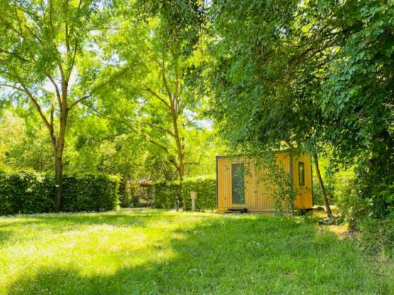 Emplacement Premium Sanitaires Privés de taille XXL