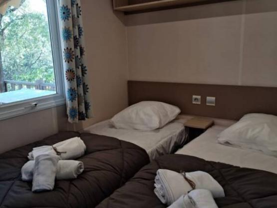 Mobil-home Family (3 chambres dont 1 pour bébé)